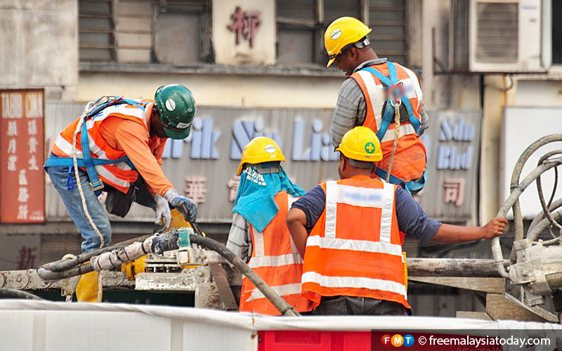 "Vaccinate Malaysians and foreign workers simultaneously" says Shamsuddin