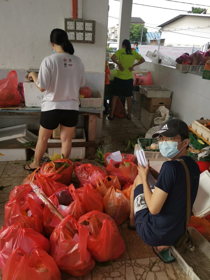 24yo Johorian shares why he chose to become a veggie seller at Pasar after graduating from uni