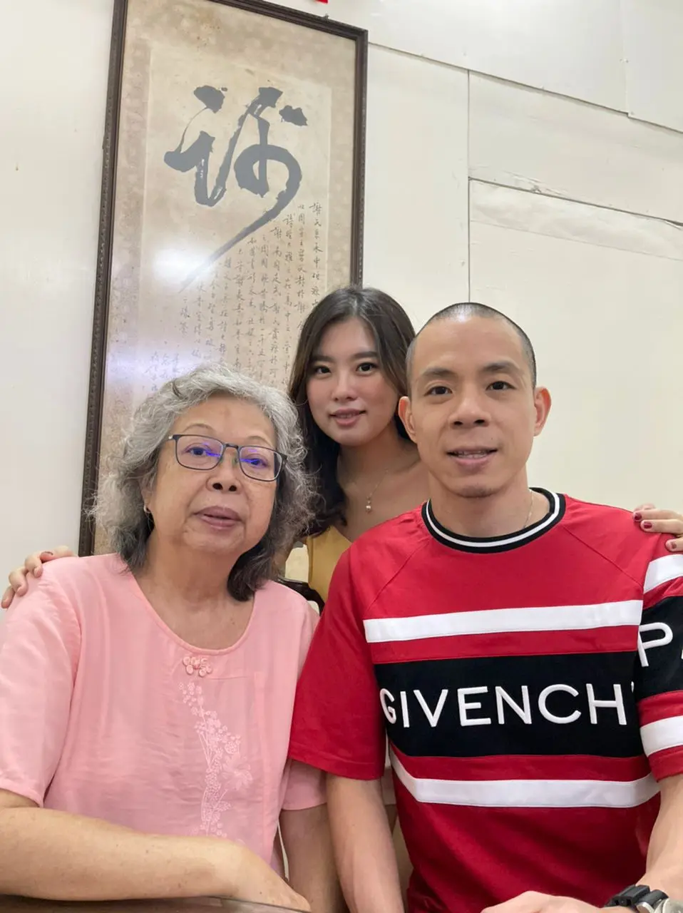 Chiek Liek Hou and family