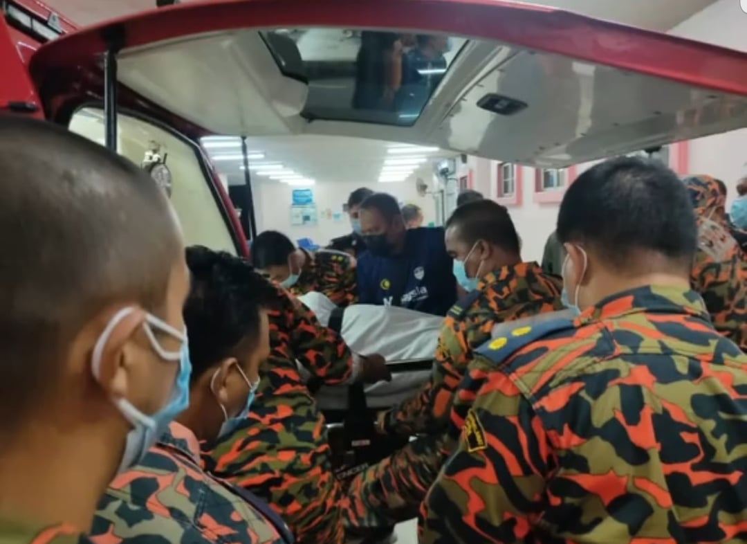Mohd Diya in ambulance.