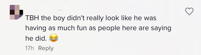Mum uses child as umbrella in sg zoo comment 05