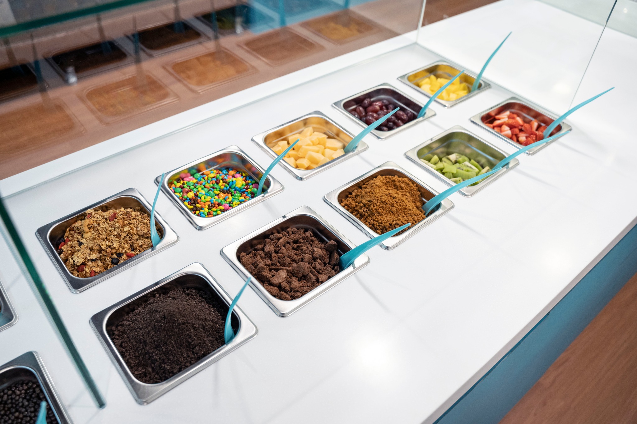 Toppings offered by ll.la.lo which is similar to llaollao