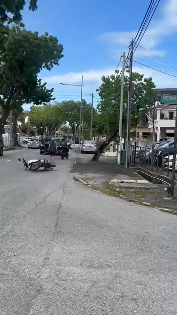 Aunty watches robber flee scene in Penang