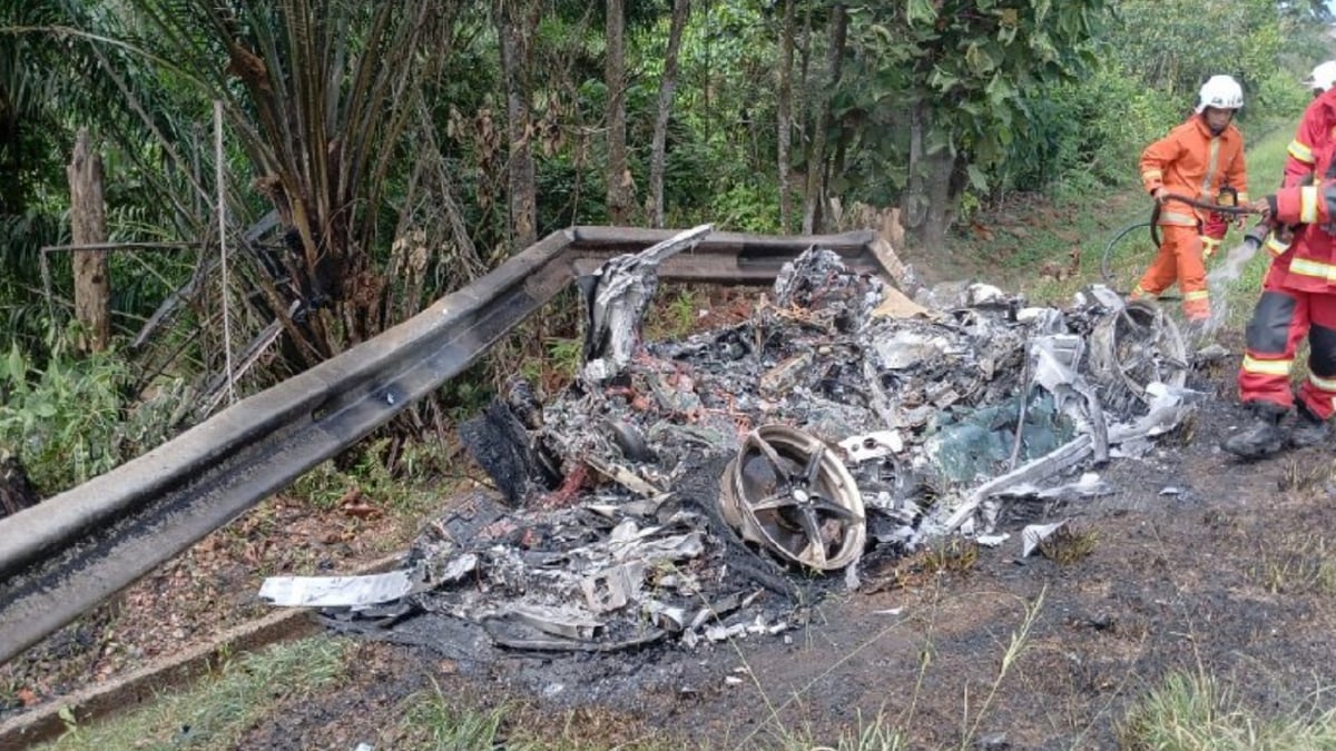 burnt ferrari car