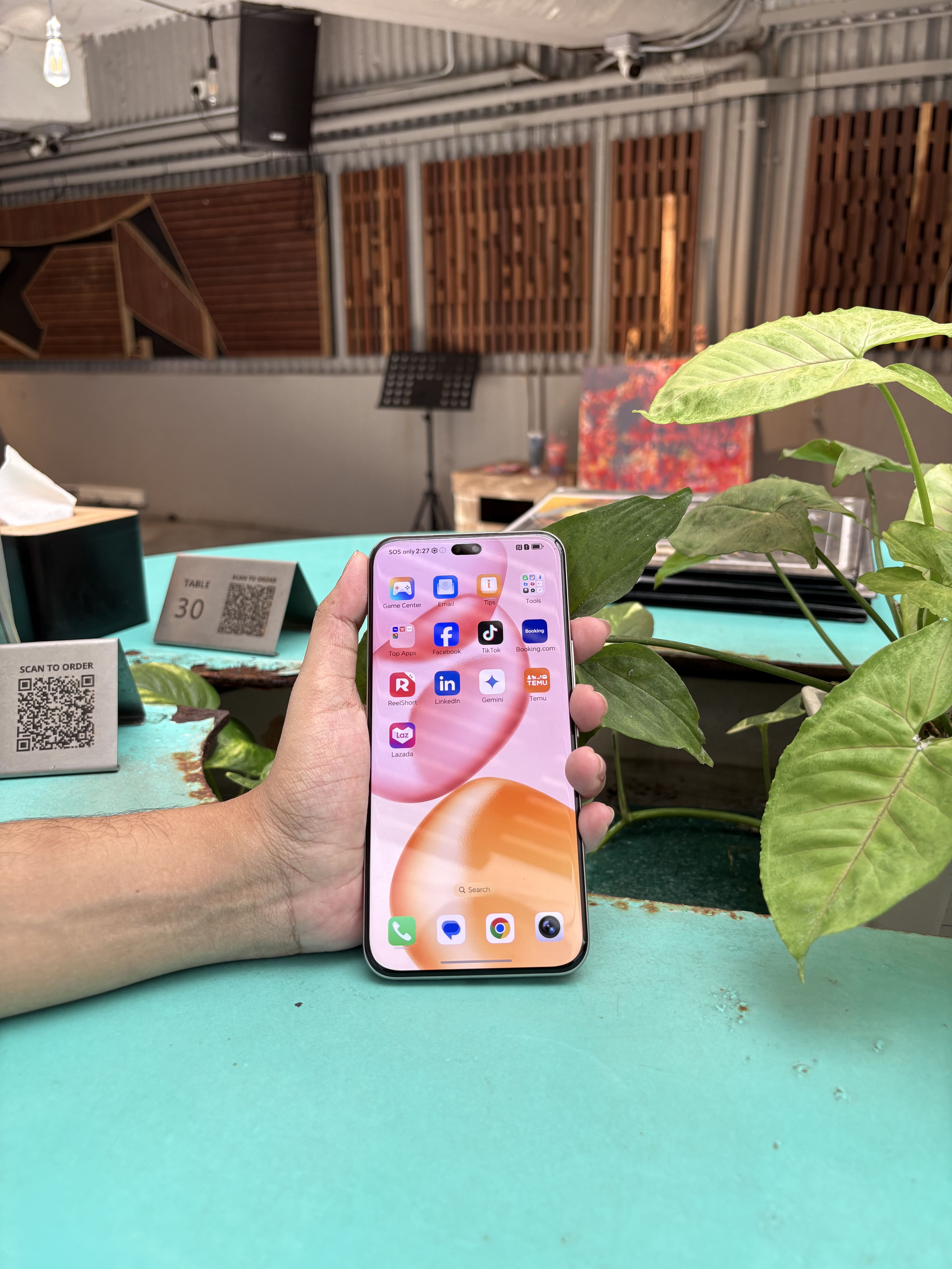HONOR 400 Pro feels premium