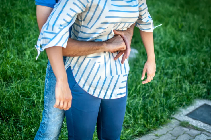 How to do Heimlich maneuver