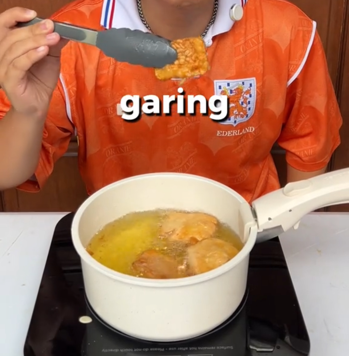 Indonesian Man Fries Tempeh In Melted Plastic To Prove Crispy Food Theory