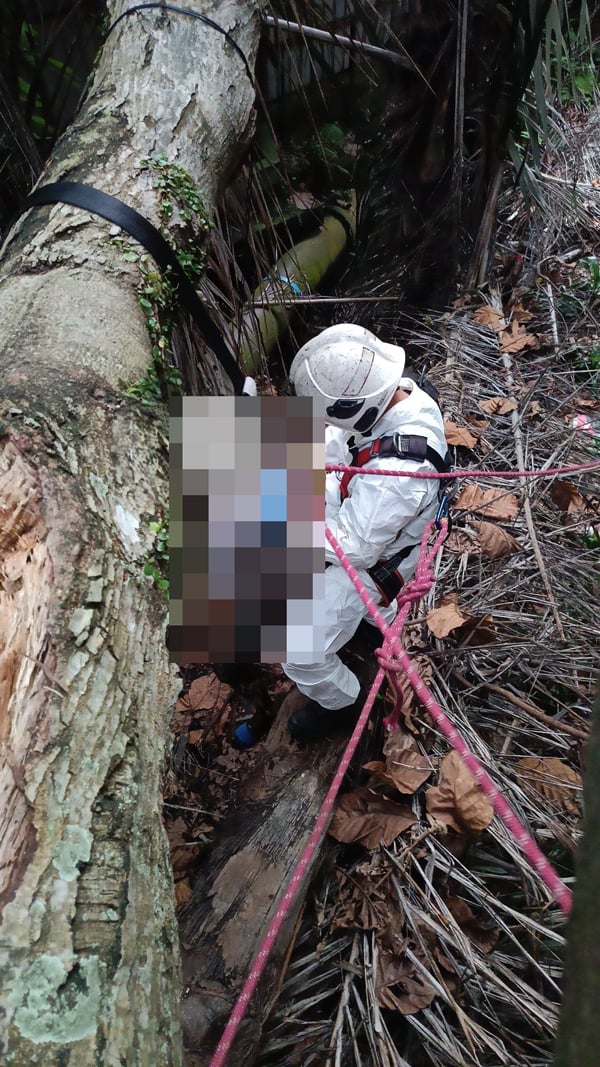 Man's rotting body found by authorities