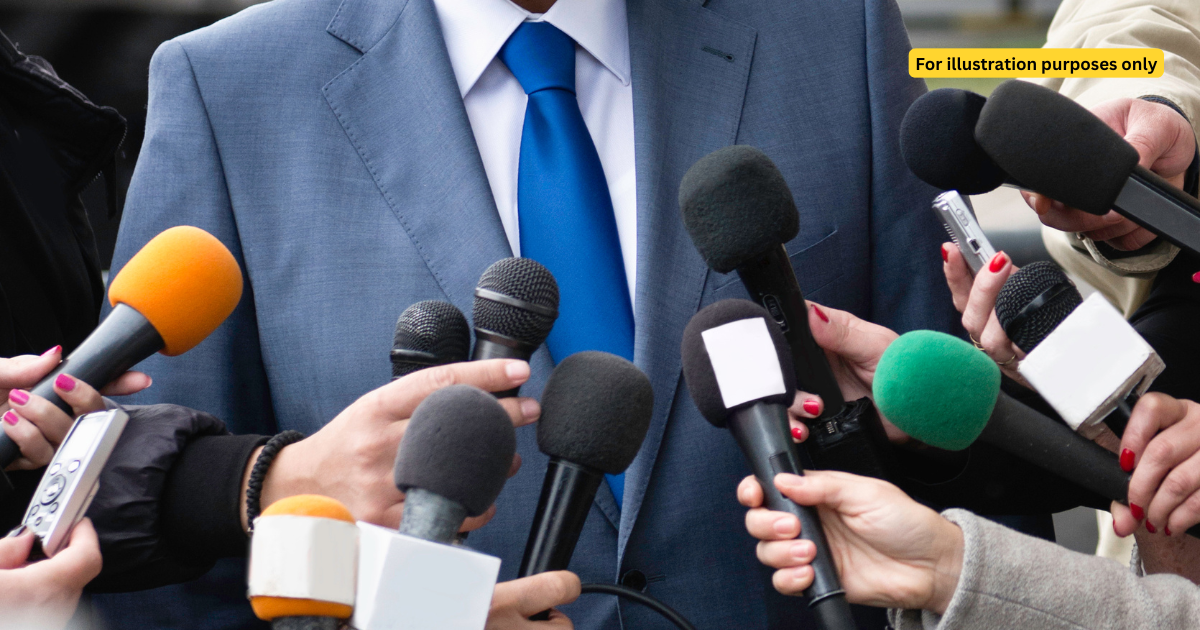 mics during conference:press