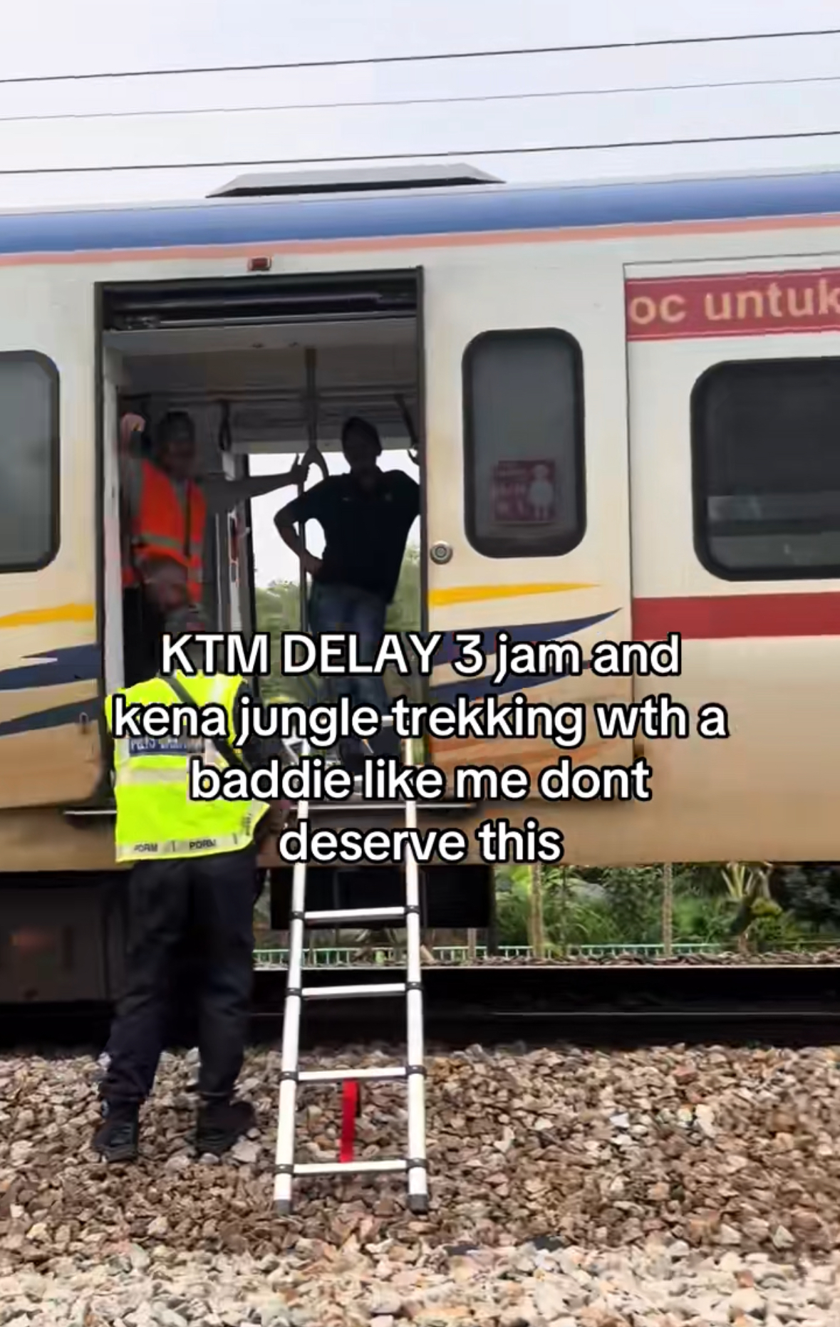 M’sian Passengers Trek Through Bushes After KTMB Breaks Down For 3 Hours Between Bangi & Serdang
