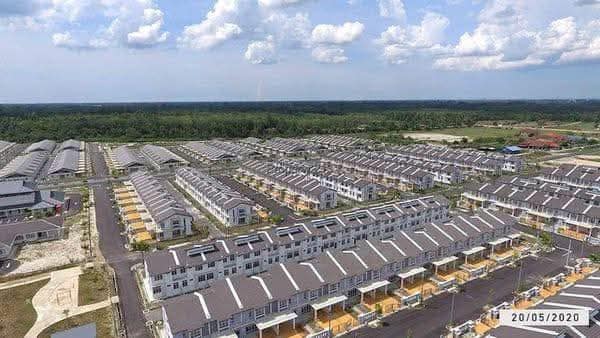 This Terrace House In Kelantan Is Getting Sold For A Mere RM73,000. Here's Why